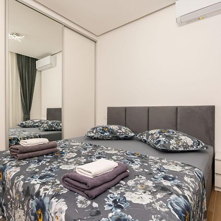 Apartments Hope Dugi Rat Ngoại thất bức ảnh