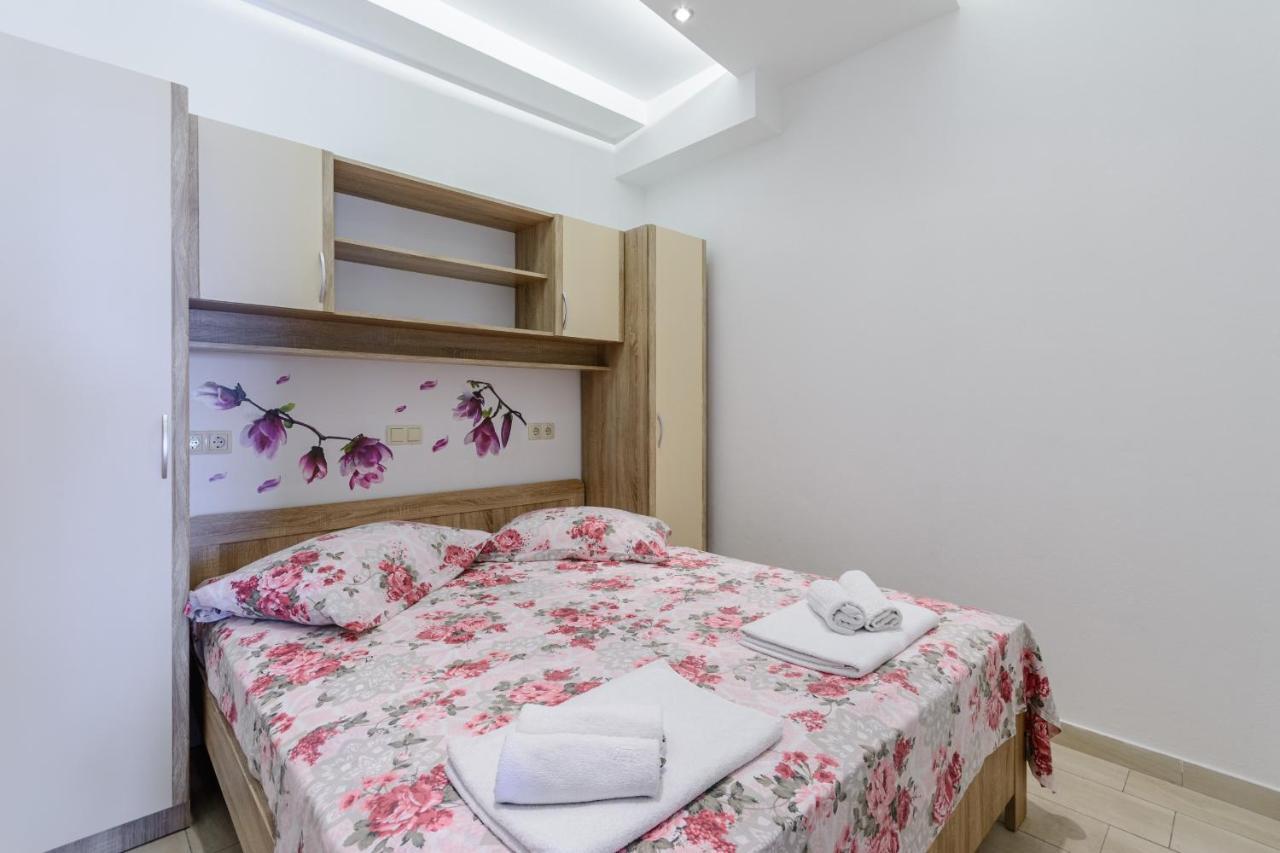 Apartments Hope Dugi Rat Ngoại thất bức ảnh