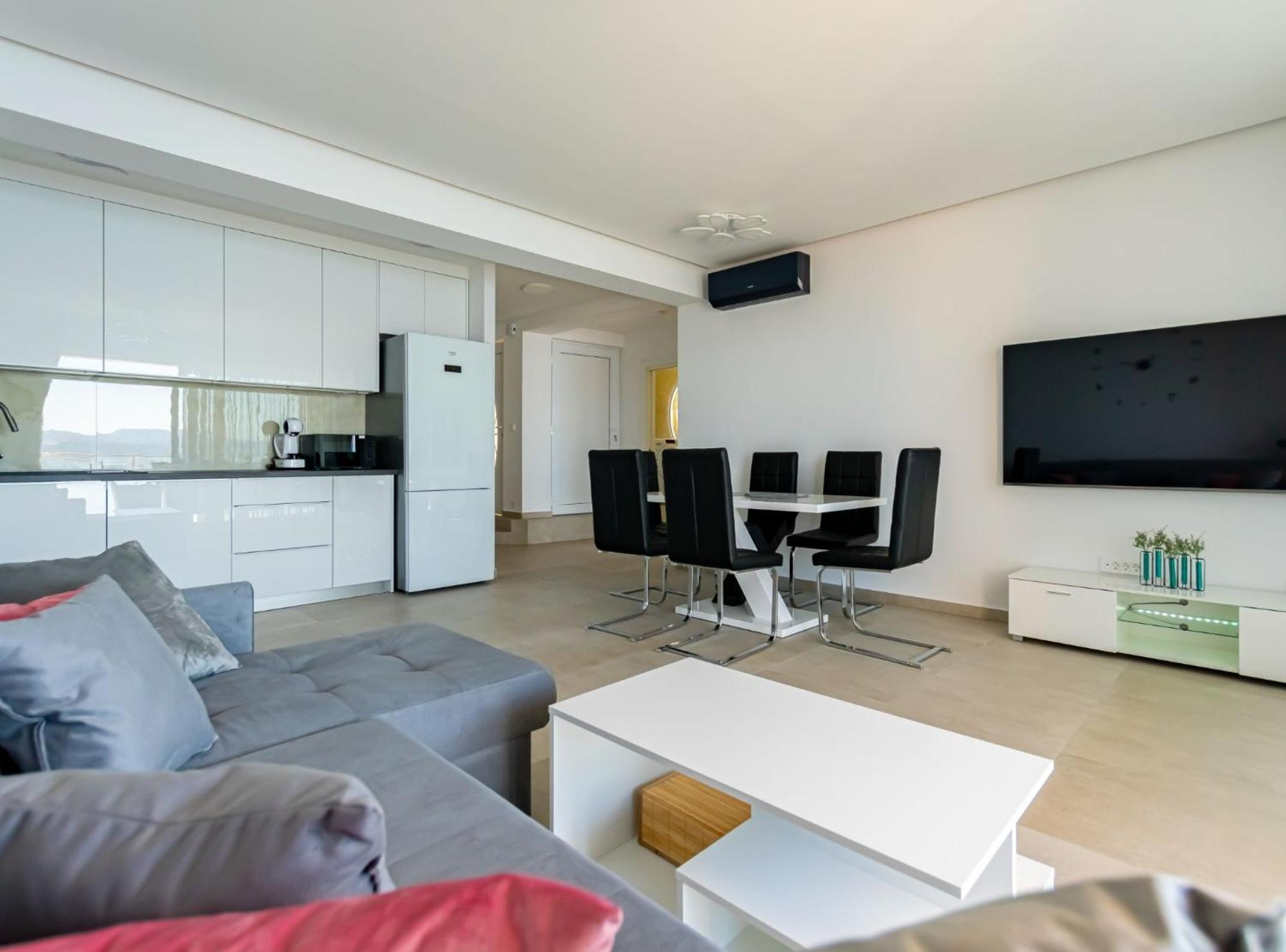 Apartments Hope Dugi Rat Ngoại thất bức ảnh