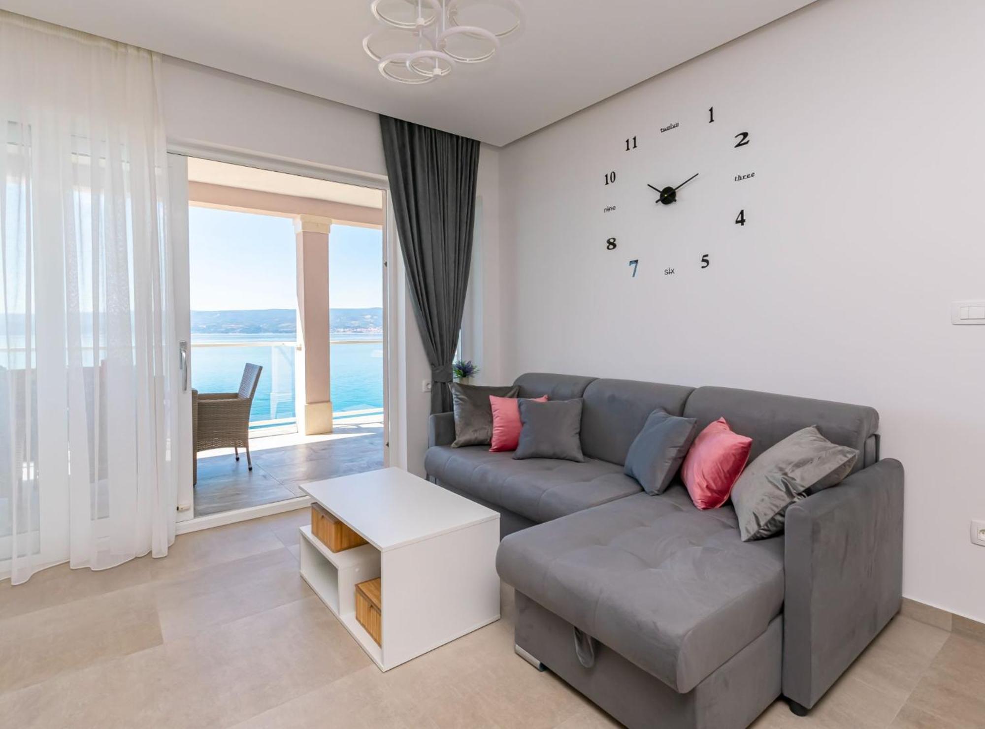 Apartments Hope Dugi Rat Ngoại thất bức ảnh