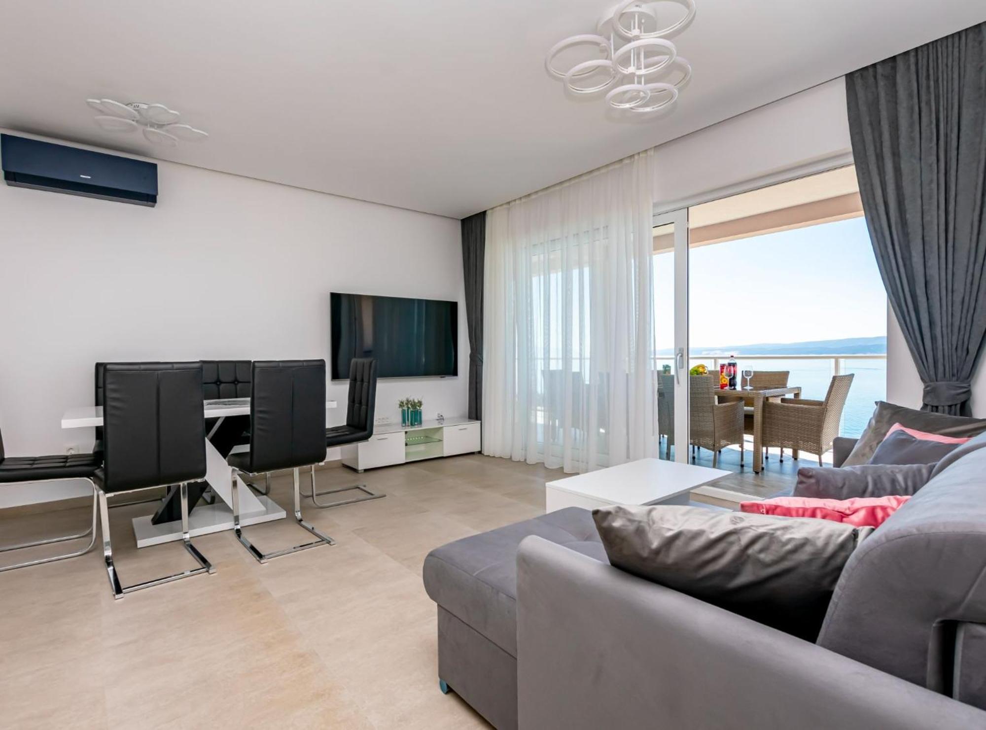 Apartments Hope Dugi Rat Ngoại thất bức ảnh